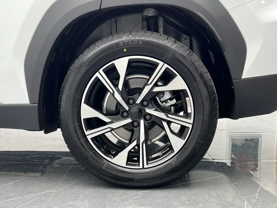 Geely Atlas L Boyue L 2025 The fourth generation 1.5TD DCT starts its journey 2026 — миниатюра 3