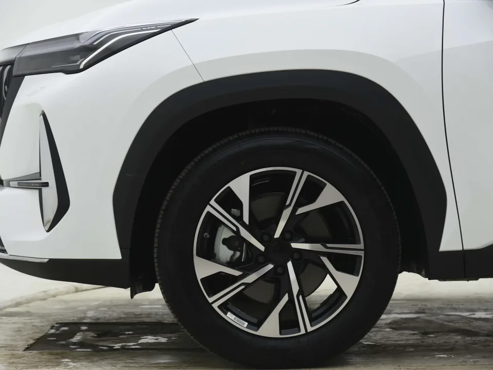 Geely Atlas L Boyue L 2025 The fourth generation 1.5TD DCT starts its journey 2025 — миниатюра 3