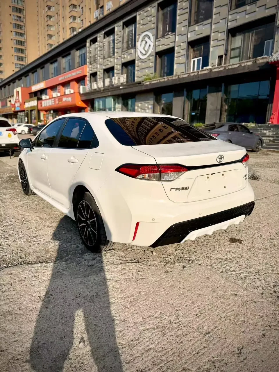 Toyota Levin Lei Ling 2021 185T CVT Deluxe Edition 2022 — thumbnail 2