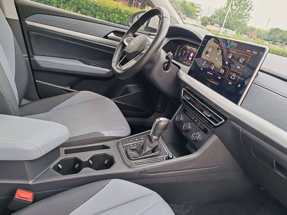 Volkswagen Lavida Lavida 2023 1.5L Automatic 5 Million Edition 2022 — миниатюра 4