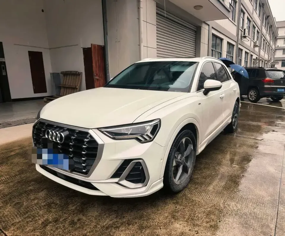 Audi Q3 Audi Q3 2023 35 TFSI Stylish Dynamic 2022 — photo 1, buy with delivery to Moscow