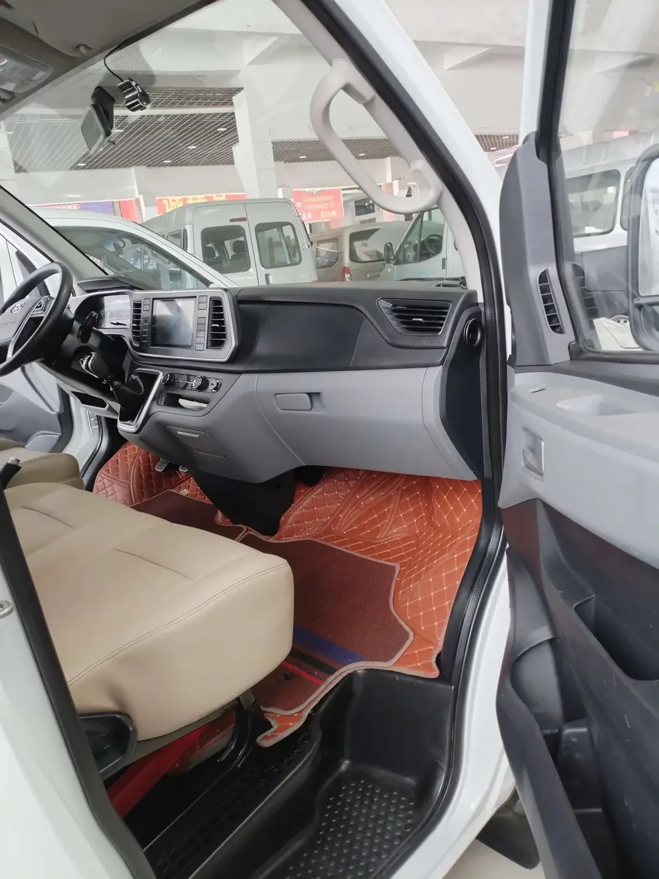 Datong Xintu V80 Xintu V80 2024 PRO 2.0T manual Aoyuntong long axis mid-top 127Ps 6-9 seats 2024 — thumbnail 3