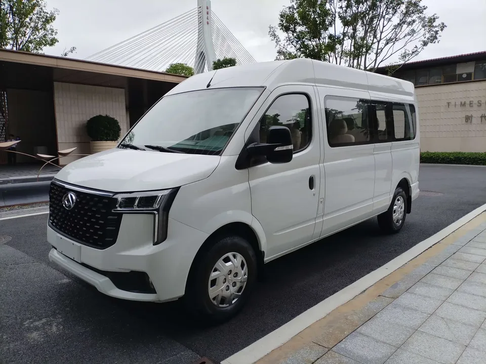 Datong Xintu V80 Xintu V80 2024 PRO 2.0T manual Aoyuntong long axis mid-top 127Ps 6-9 seats 2024 — photo 1, buy with delivery to Moscow