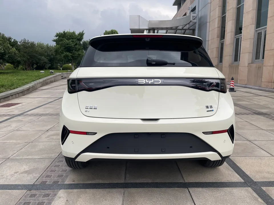 BYD Dolphin dolphin 2025 420KM Free Edition 2026 — thumbnail 2