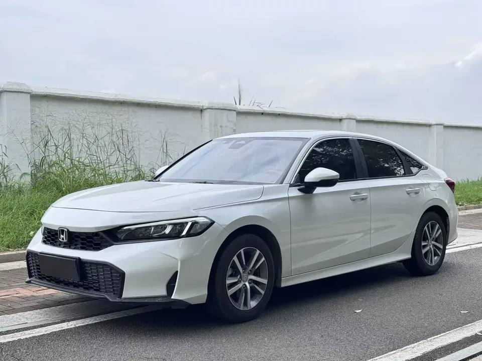 Honda CIVIC Civic 2025 240TURBO CVT Zhiqu Plus 2025 — photo 1, buy with delivery to Moscow