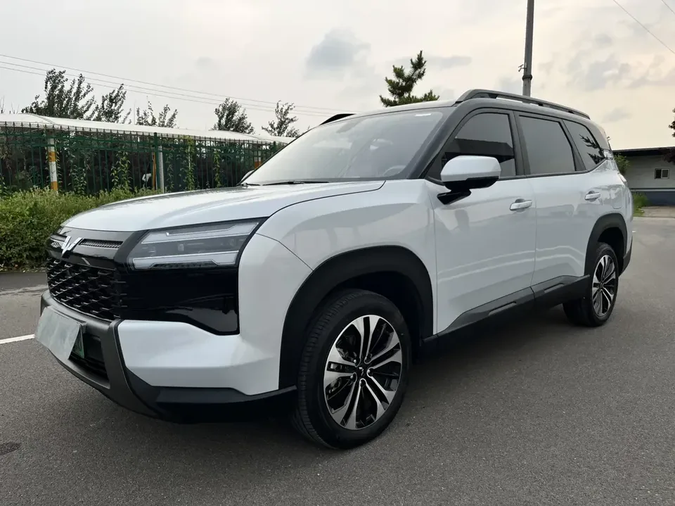 Wuling Starlight 560 PHEV Starlight 560 PHEV 2026 125km Luxury 2025 — photo 1, buy with delivery to Moscow