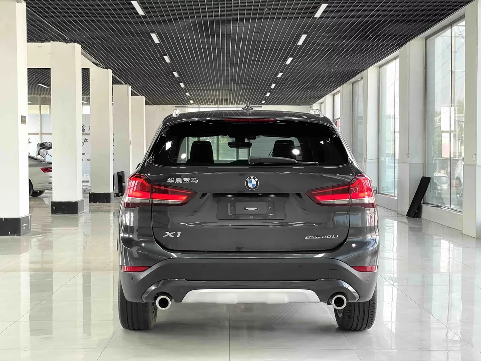 BMW X1 BMW X1 2022 sDrive20Li Fashion 2023 — миниатюра 2