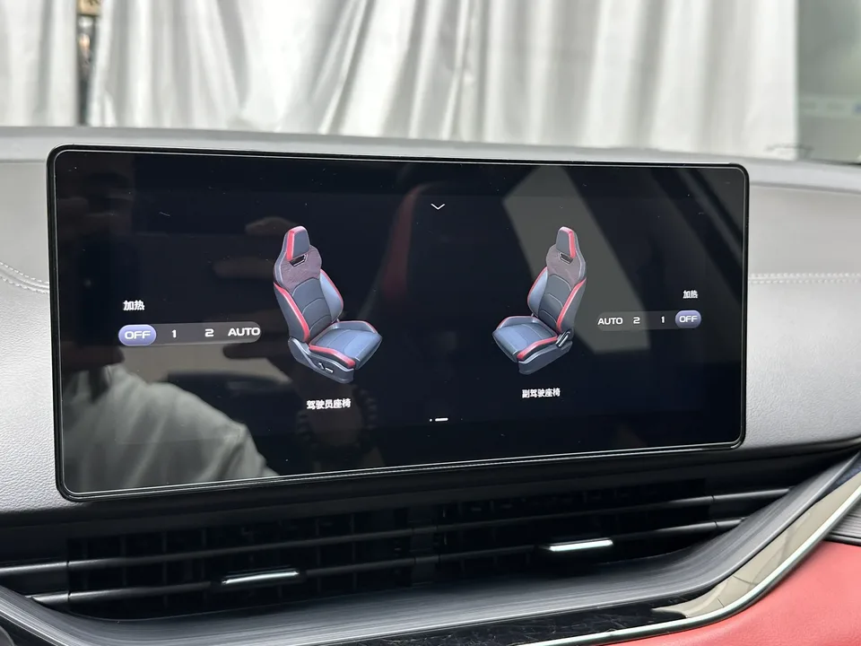 Geely Emgrand S Emgrand S 2021 1.4T CVT Premium 2022 — thumbnail 3