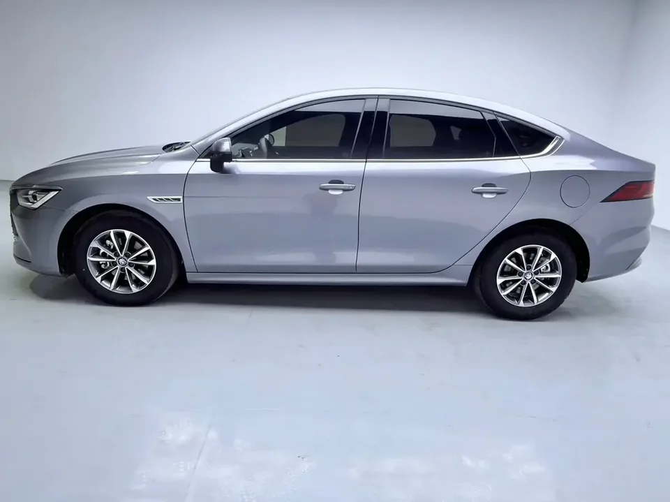 BYD Qin PLUS DM Qin PLUS DM 2024 Honor Edition DM-i 55KM Leading Edition 2024 — thumbnail 4