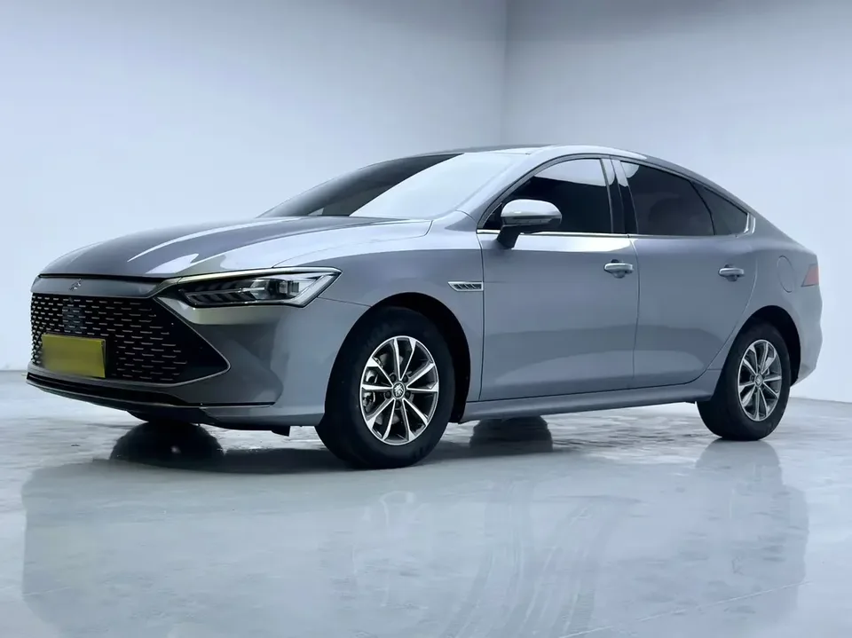 BYD Qin PLUS DM Qin PLUS DM 2024 Honor Edition DM-i 55KM Leading Edition 2024 — photo 1, buy with delivery to Moscow