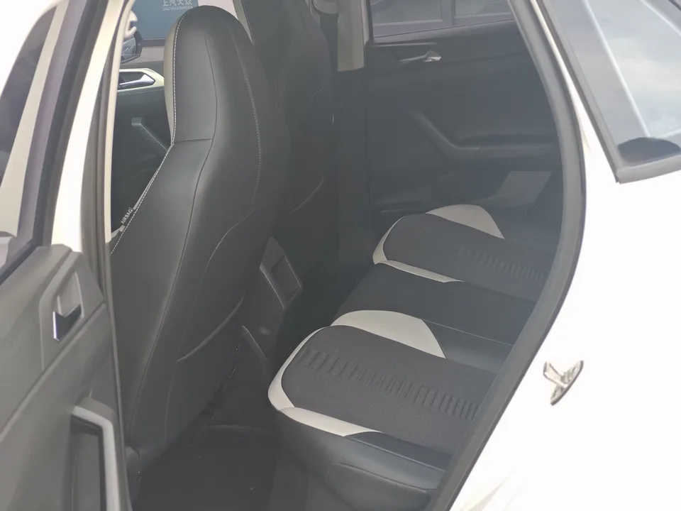 Volkswagen Polo Polo 2021 Plus 1.5L Automatic Colorful Technology Edition 2022 — thumbnail 3