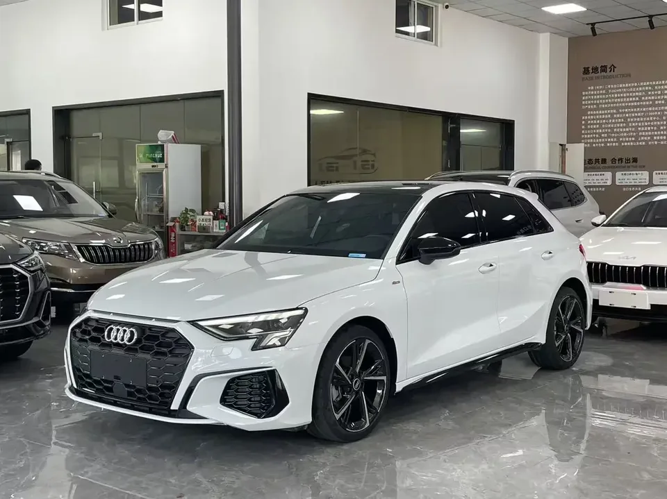 Audi A3 Audi A3 2022 Sportback 35 TFSI Stylish and sporty 2022 — photo 1, buy with delivery to Moscow