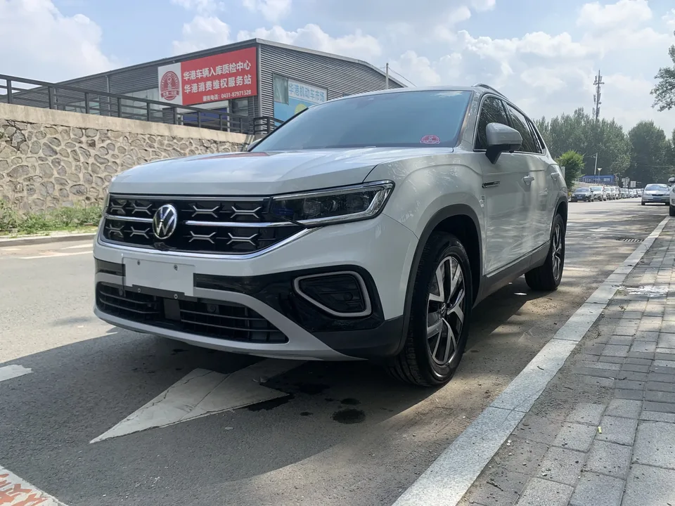 Volkswagen Tayron Tanyue 2023 280TSI 2WD Luxury Plus Advanced Edition 2023 — фото 1, купить с доставкой в Москву
