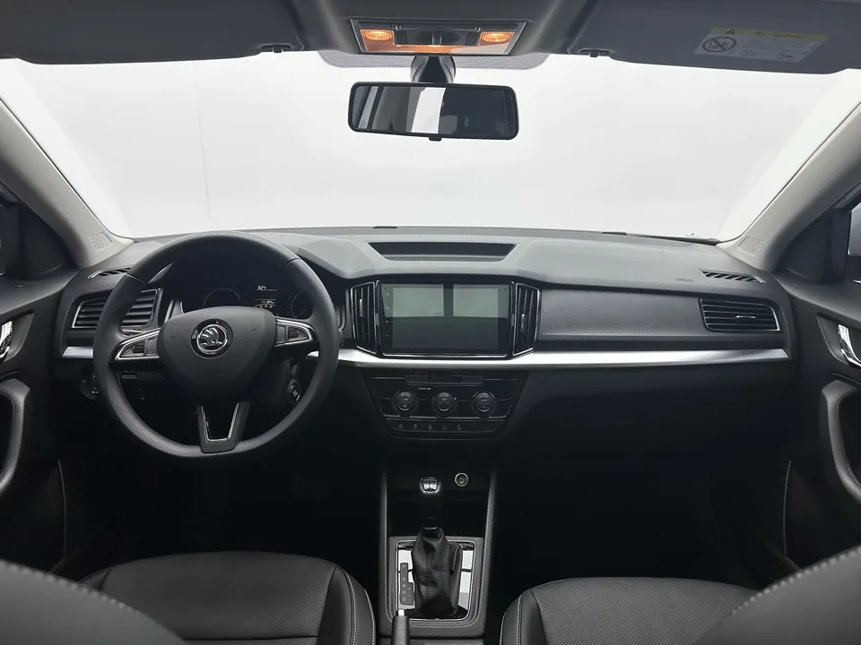 Skoda Comek Comek 2023 Modified 1.5L Automatic Comfort Edition 2024 — thumbnail 4