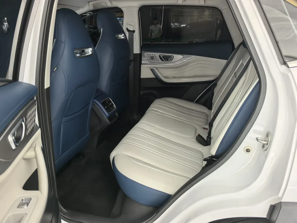 Exeed Xingtu Zhuifeng C-DM Xingtu Zhuifeng C-DM 2023 1.5TCI-DHT 105KM Royal Wind Edition 2023 — thumbnail 3