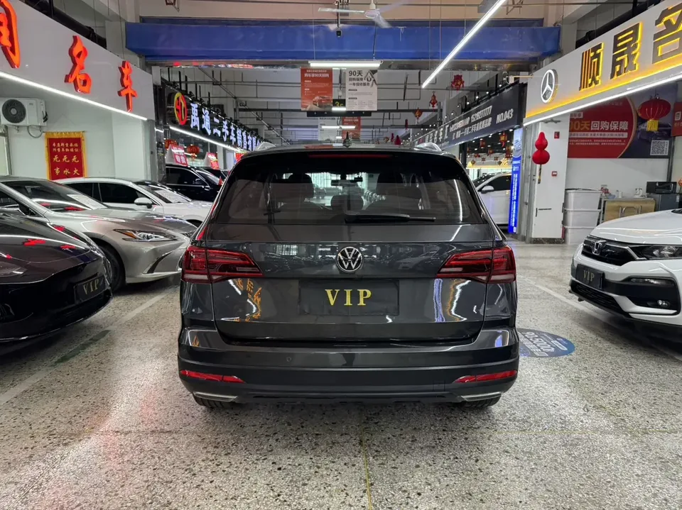 Volkswagen Tharu tuyue 2022 280TSI 2WD Deluxe Edition 2022 — thumbnail 2