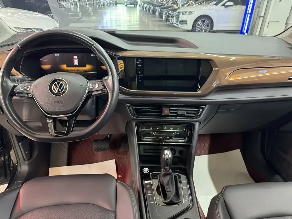 Volkswagen Tharu tuyue 2022 280TSI 2WD Deluxe Edition 2022 — thumbnail 5