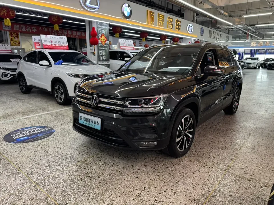 Volkswagen Tharu tuyue 2022 280TSI 2WD Deluxe Edition 2022 — photo 1, buy with delivery to Moscow