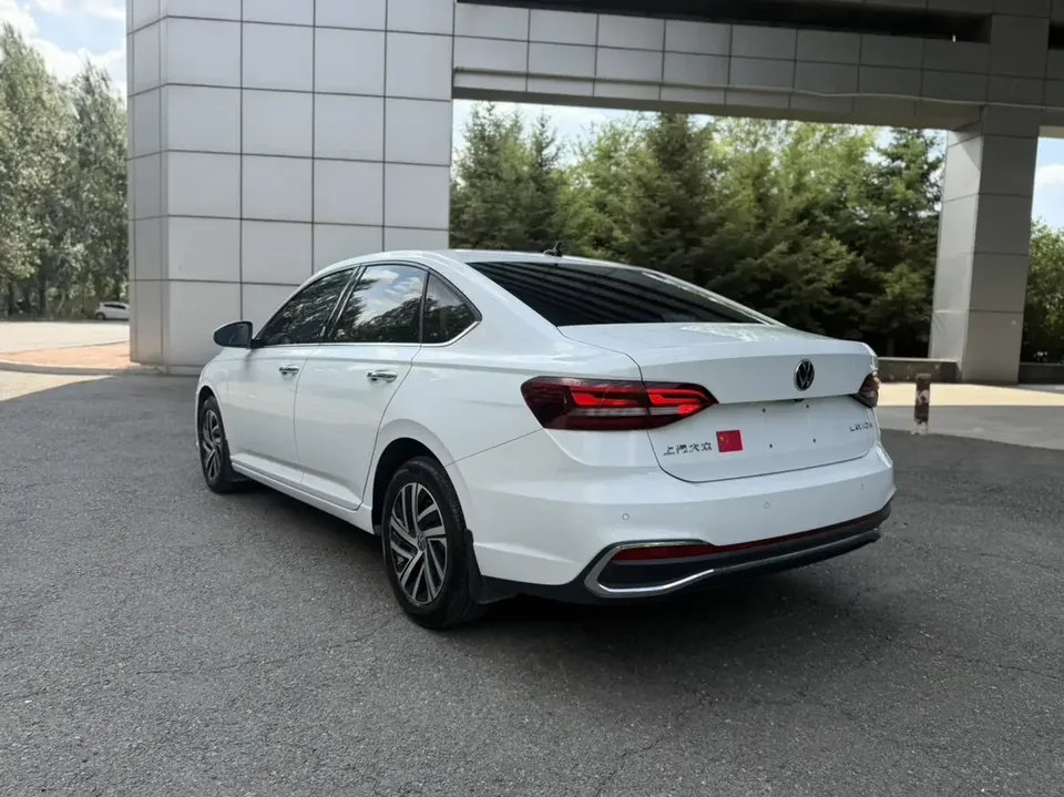 Volkswagen Lavida Lavida 2023 1.5L Automatic 5 Million Edition 2022 — миниатюра 2