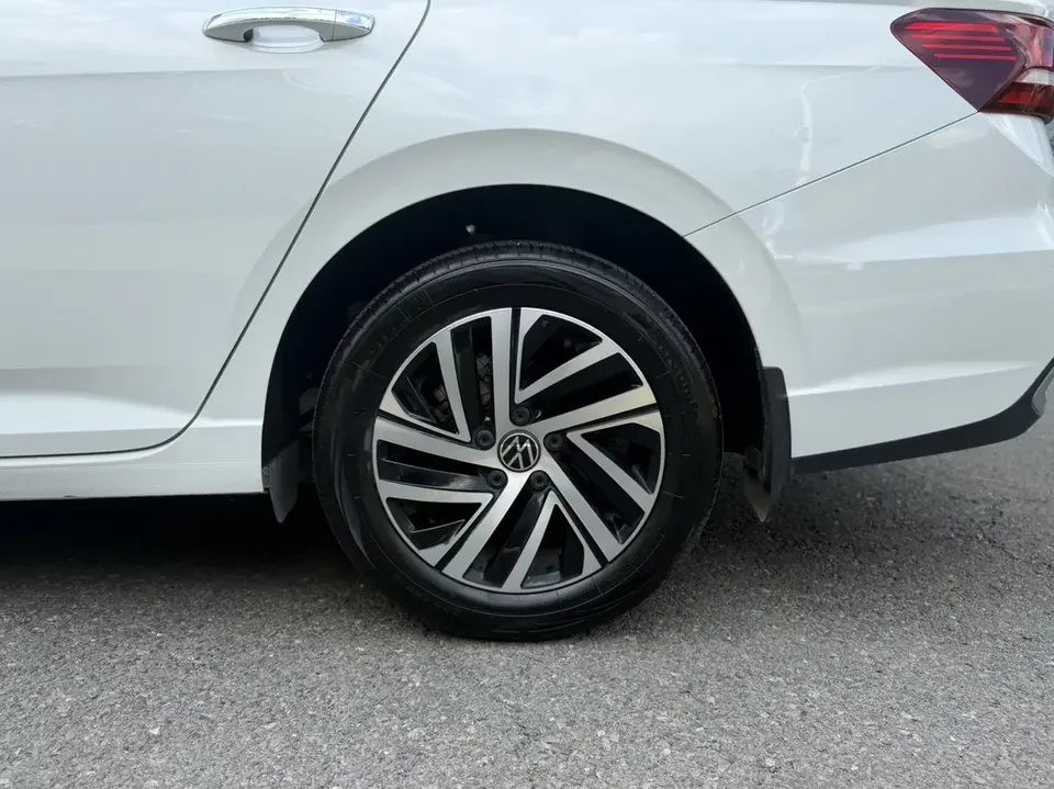 Volkswagen Lavida Lavida 2023 1.5L Automatic 5 Million Edition 2022 — миниатюра 3