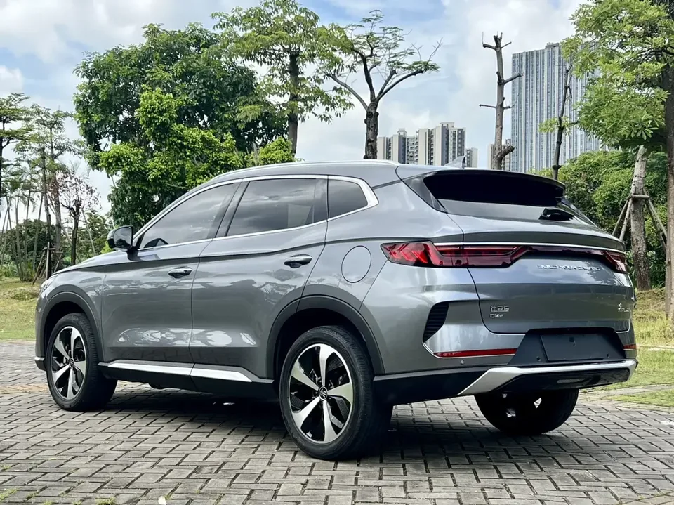 BYD Song PLUS DM Song PLUS DM 2021 DM-i 51KM 2WD Premium Edition 2022 — thumbnail 2