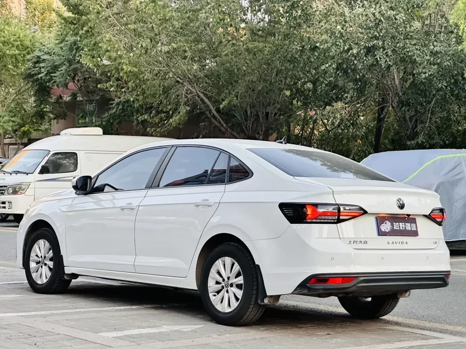 Volkswagen Lavida Lavida 2023 New 1.5L Automatic New Edition 2024 — thumbnail 2