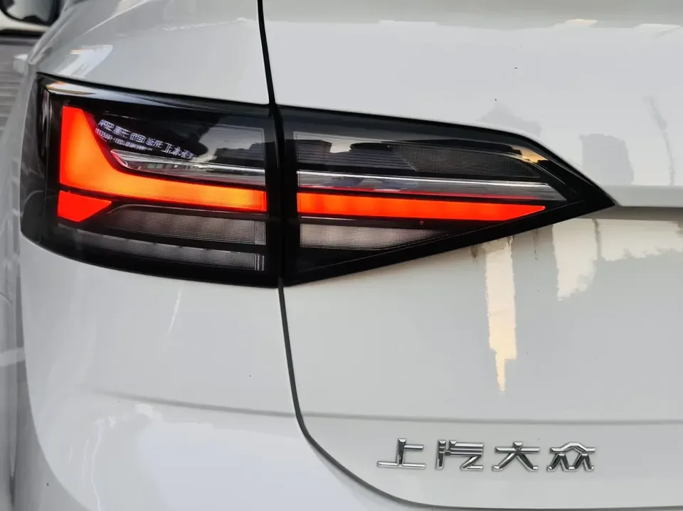 Volkswagen Lavida Lavida 2023 New 1.5L Automatic New Edition 2024 — thumbnail 3