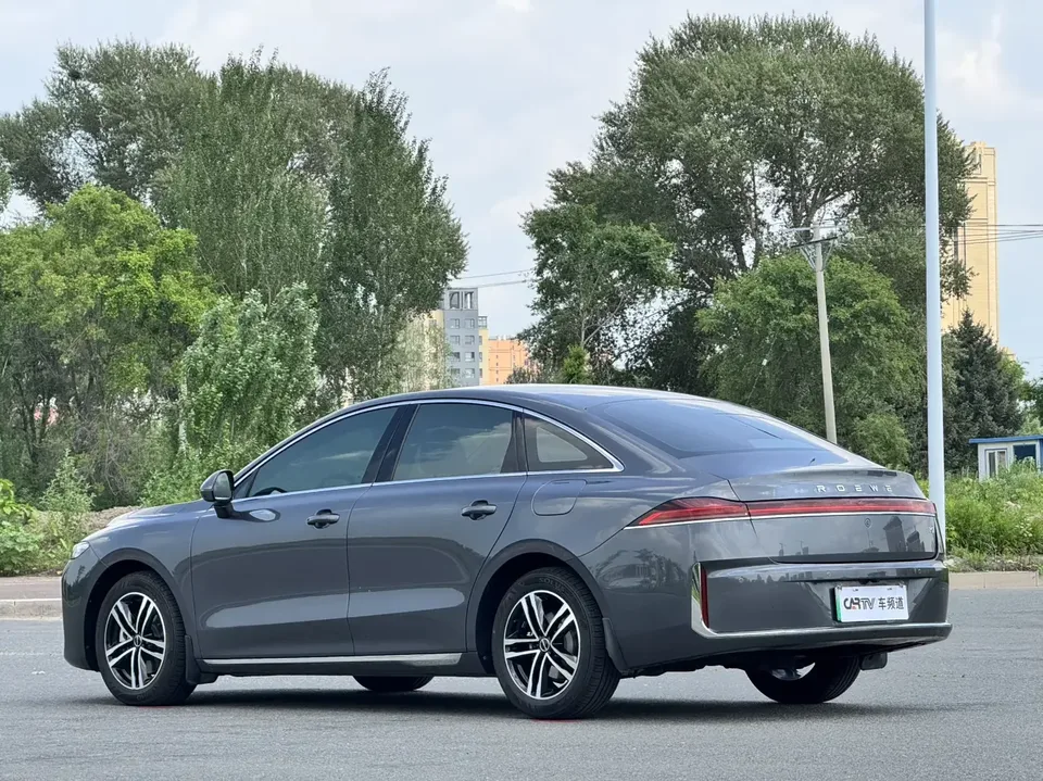 Roewe M7 DMH Roewe M7 DMH 2025 160km Premium Edition 2025 — thumbnail 2