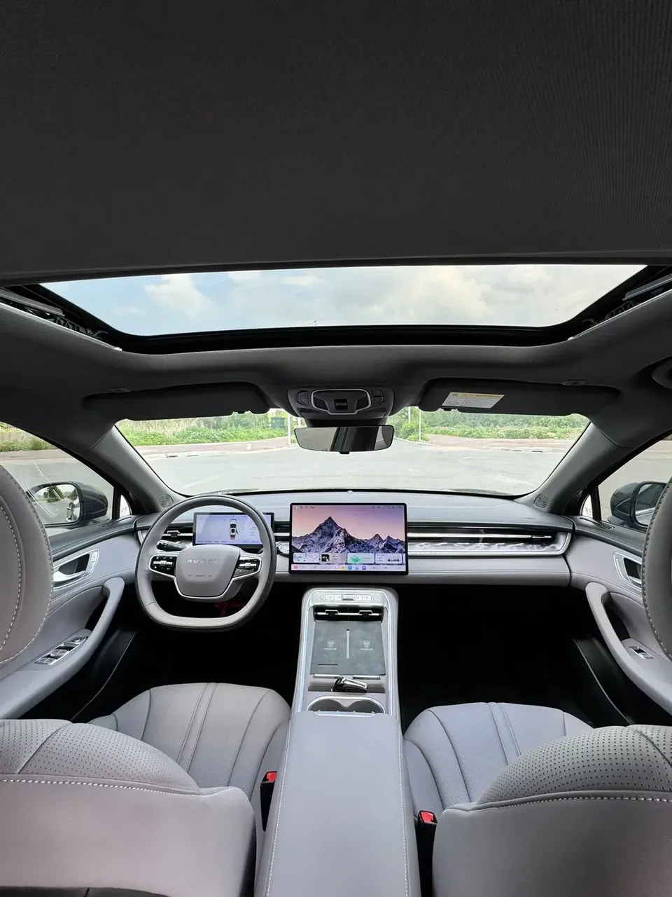 Roewe M7 DMH Roewe M7 DMH 2025 160km Premium Edition 2025 — thumbnail 3