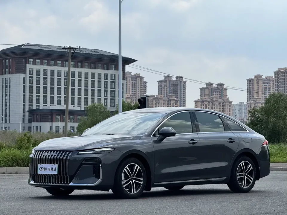 Roewe M7 DMH Roewe M7 DMH 2025 160km Premium Edition 2025 — photo 1, buy with delivery to Moscow
