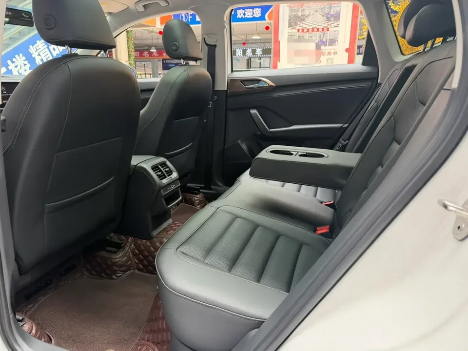 Volkswagen Tharu tuyue 2022 280TSI 2WD Deluxe Edition 2022 — thumbnail 5