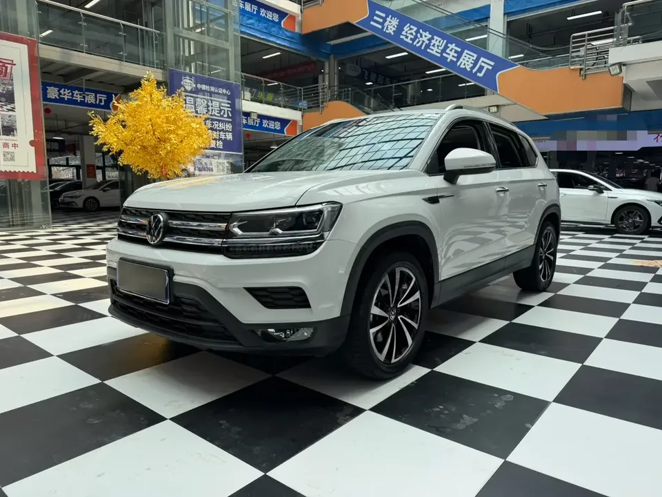 Volkswagen Tharu tuyue 2022 280TSI 2WD Deluxe Edition 2022 — photo 1, buy with delivery to Moscow