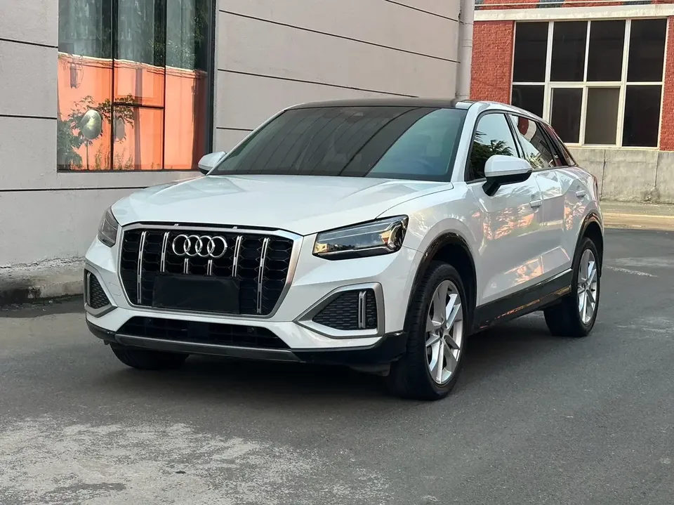 Audi Q2L Audi Q2L 2022 35 TFSI Luxury Elegance 2022 — photo 1, buy with delivery to Moscow
