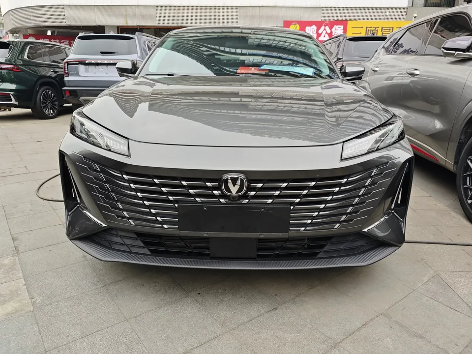 Changan Escape Escape 2024 1.5T DCT Premium 2024 — photo 1, buy with delivery to Moscow