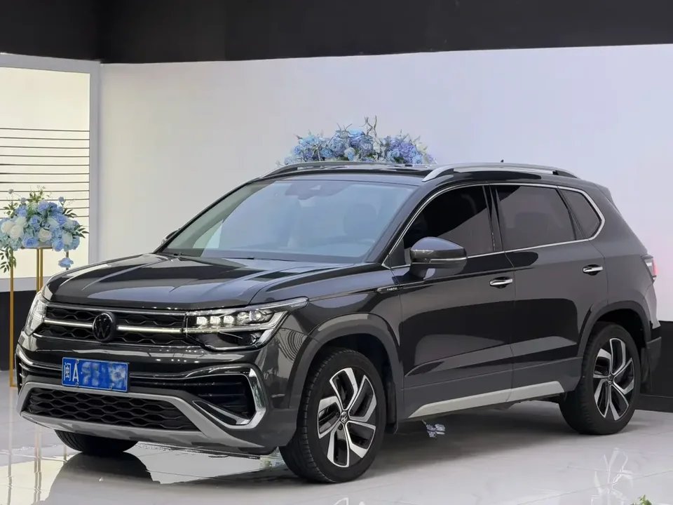 Volkswagen Tharu tuyue 2023 300TSI 2WD Full Moon Edition 2024 — photo 1, buy with delivery to Moscow