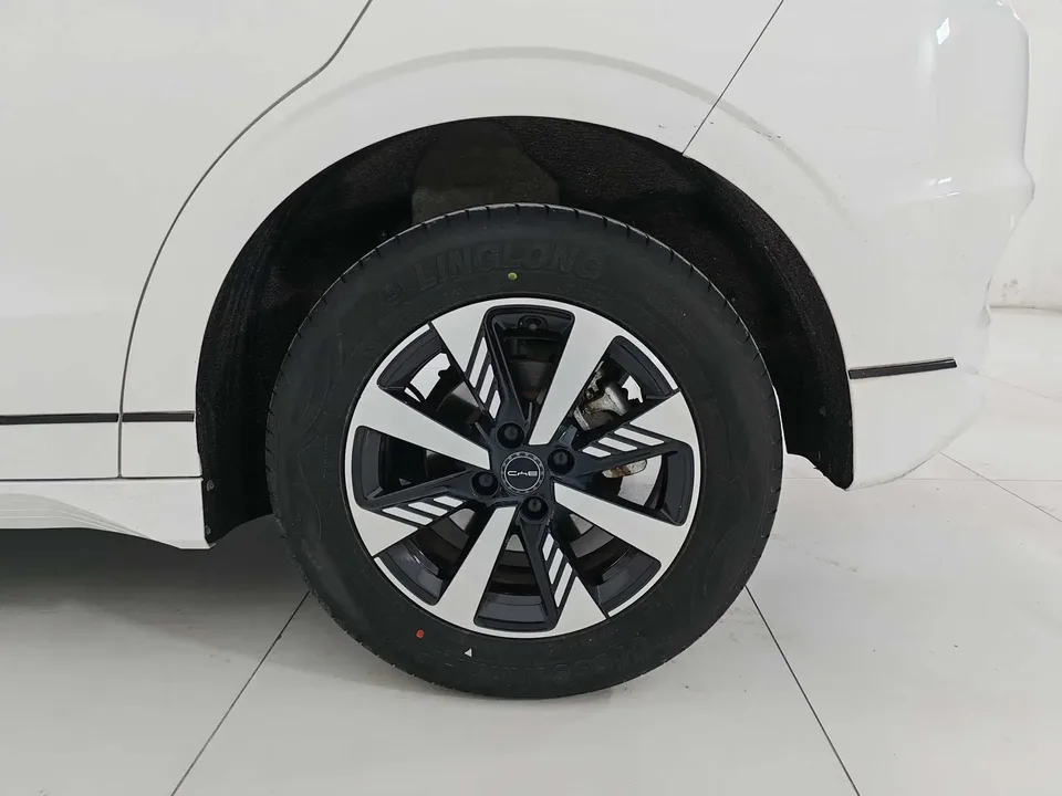 BYD E2 BYD e2 2023 Luxury 2023 — thumbnail 3