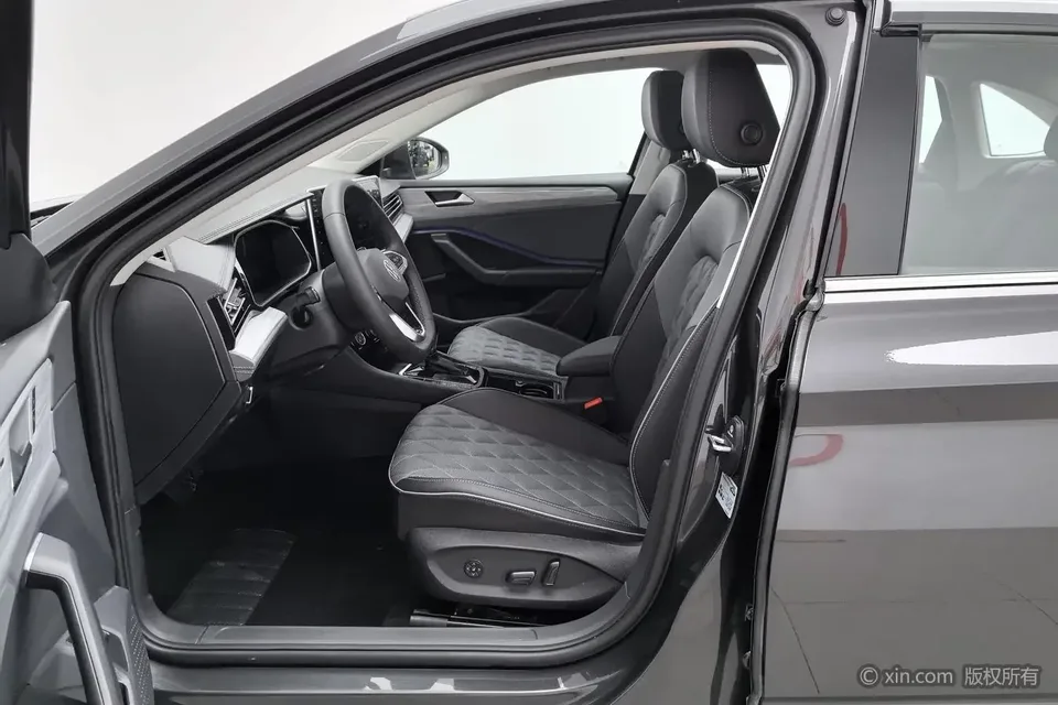 Volkswagen Sagitar Sagitar 2025 Modified 300TSI DSG Beyond Edition 2025 — thumbnail 5
