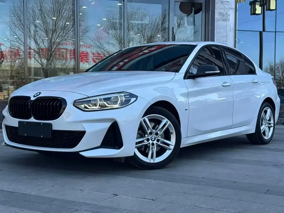 BMW 1 Series BMW 1 Series 2023 120i M Sport Night Edition 2023 — thumbnail 4