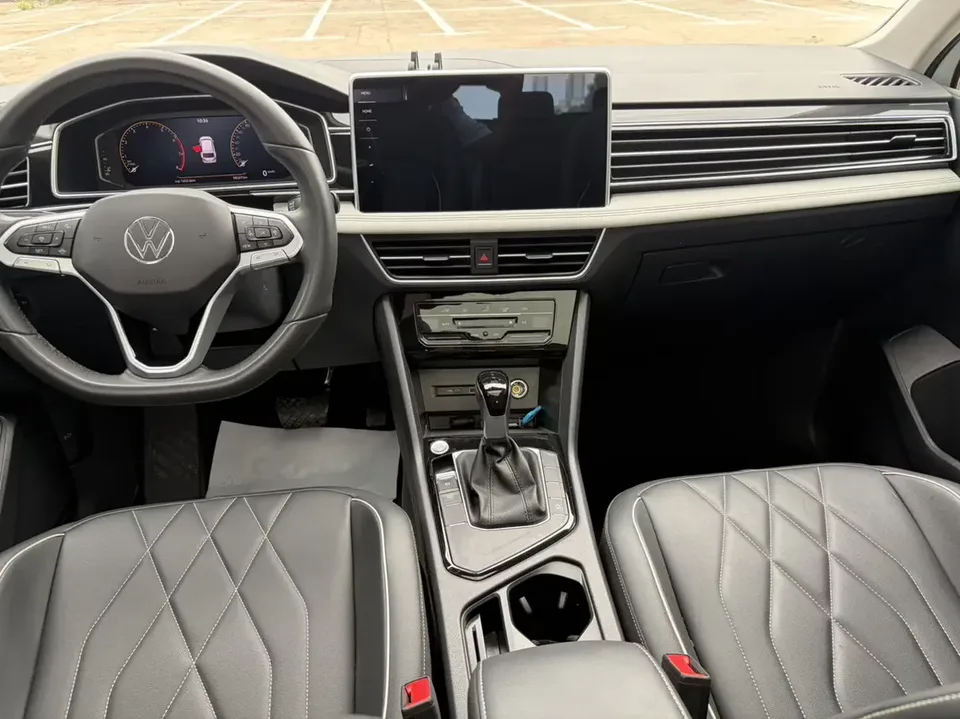 Volkswagen Tiguan L Tiguan L 2024 Outstanding 300TSI 2WD Longteng Edition 2024 — thumbnail 3