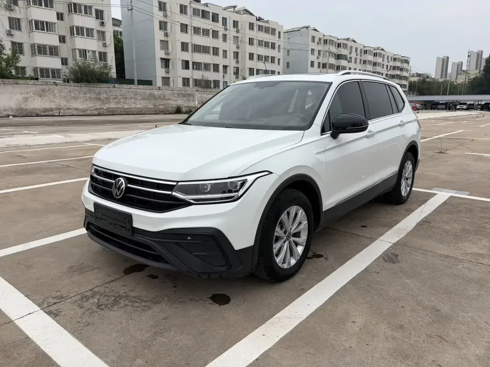 Volkswagen Tiguan L Tiguan L 2024 Outstanding 300TSI 2WD Longteng Edition 2024 — photo 1, buy with delivery to Moscow