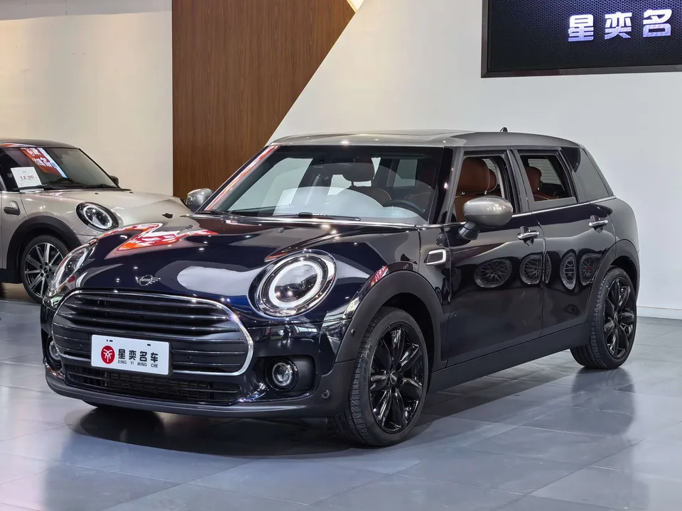 MINI Clubman MINI CLUBMAN 2022 1.5T COOPER Connoisseur 2022 — photo 1, buy with delivery to Moscow
