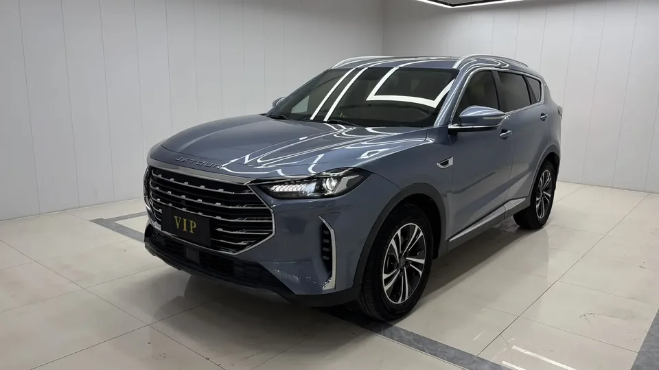 Jetour Jietu X70 PLUS Jietu X70 PLUS 2021 1.5T DCT 7-seater 2022 — фото 1, купить с доставкой в Москву