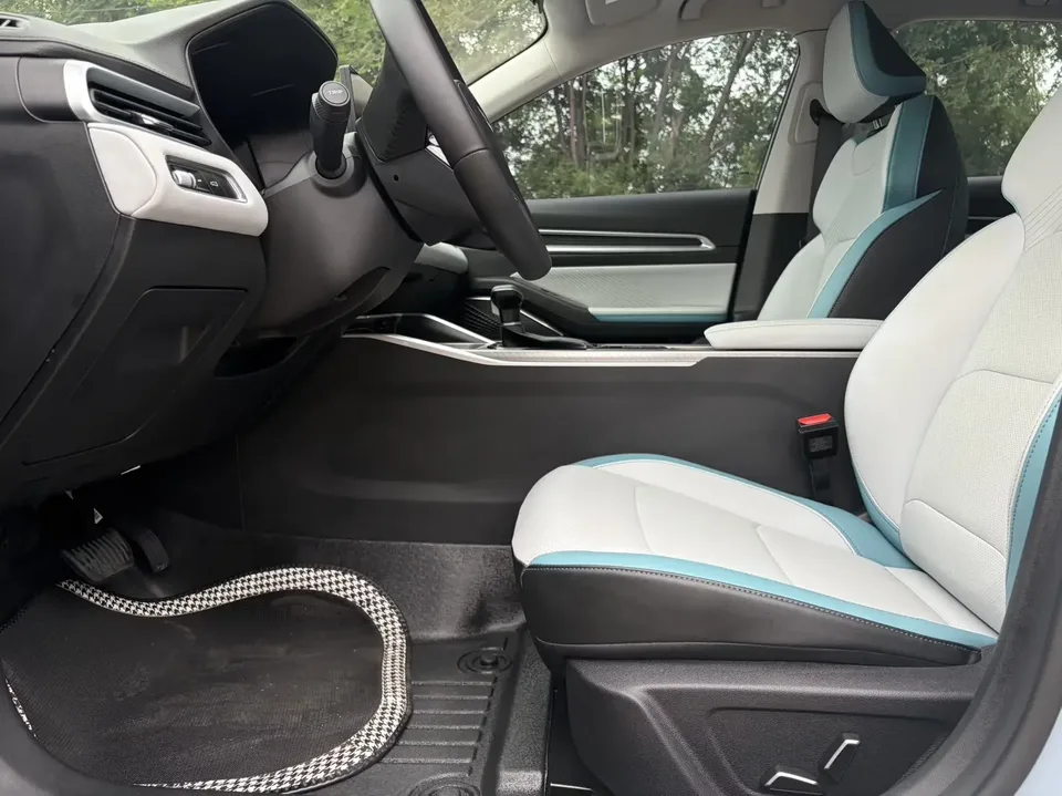 Geely Emgrand emgrand 2023 4th Generation Champion Edition 1.5L CVT Flagship Model 2023 — thumbnail 5