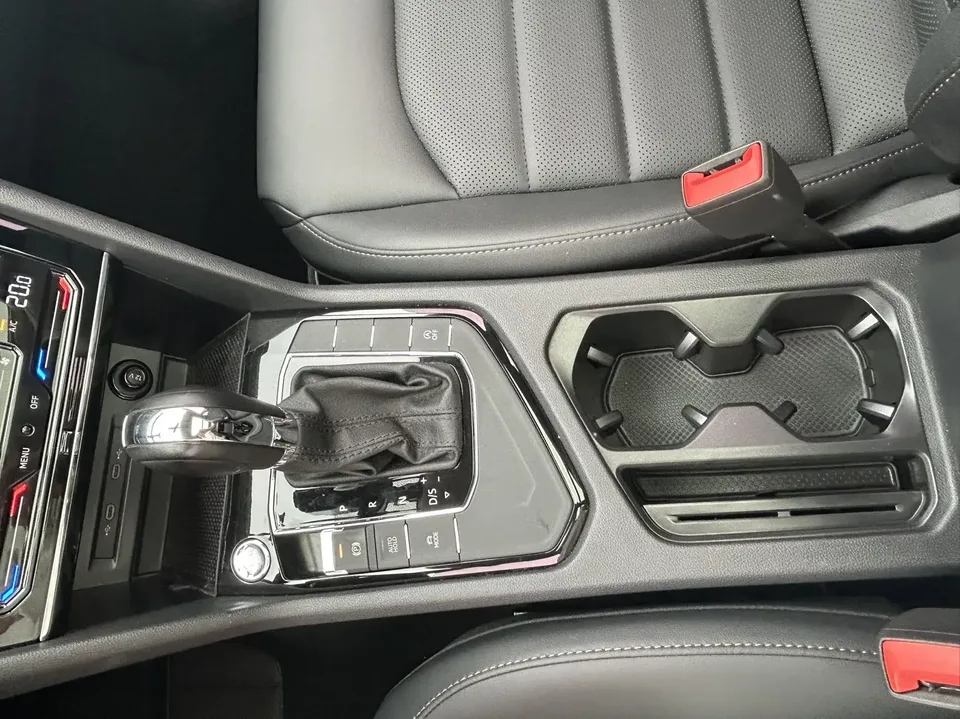 Volkswagen Tharu tuyue 2022 280TSI 2WD Deluxe Edition 2023 — thumbnail 4