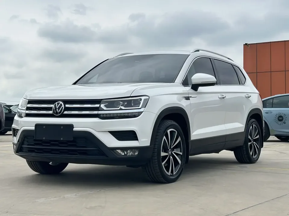 Volkswagen Tharu tuyue 2022 280TSI 2WD Deluxe Edition 2023 — photo 1, buy with delivery to Moscow