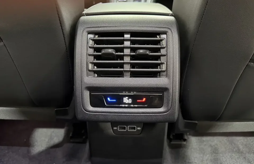 Volkswagen Golf golf 2023 280TSI DSG R-Line Lite 2023 — thumbnail 4