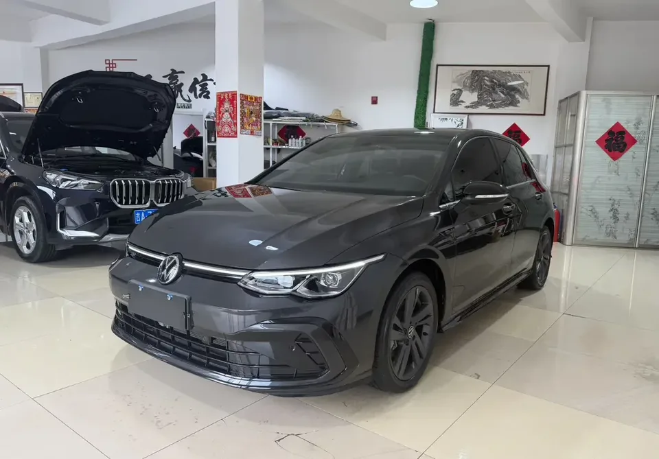 Volkswagen Golf golf 2023 280TSI DSG R-Line Lite 2023 — photo 1, buy with delivery to Moscow