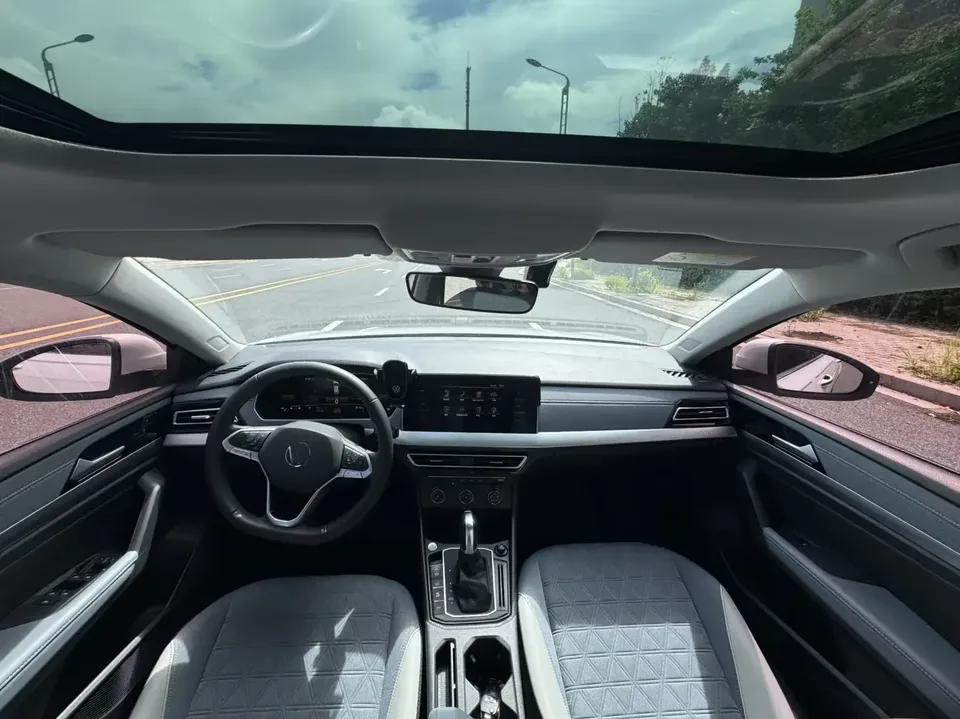 Volkswagen Lavida Lavida 2023 300TSI DSG Full Elegance Edition 2024 — thumbnail 5