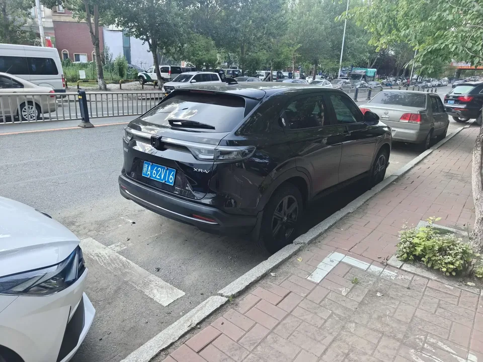 Honda WR-V HondaXR-V 2023 1.5L CVT Hot Edition 2023 — thumbnail 2