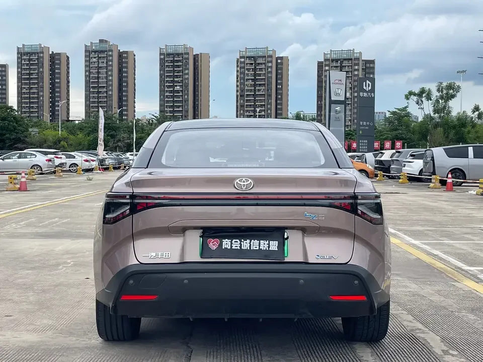 Toyota bZ3 Toyota bZ3 2023 Long battery life Premium 2023 — thumbnail 2